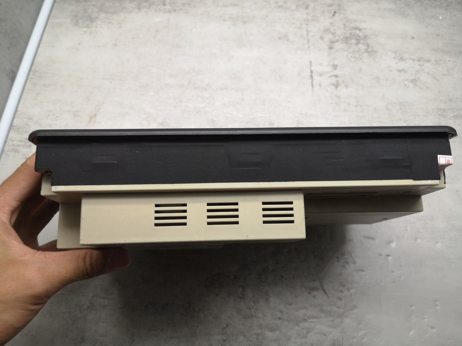 NT600SST121V3