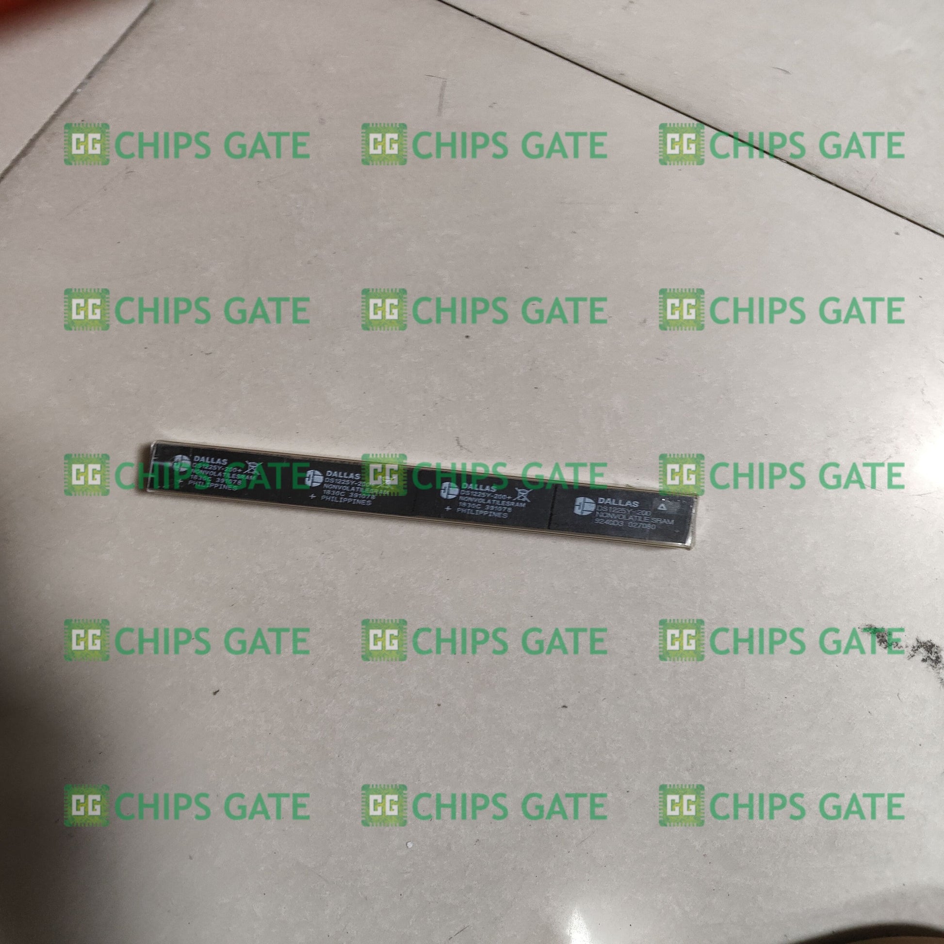 Dallas DS1225Y-200