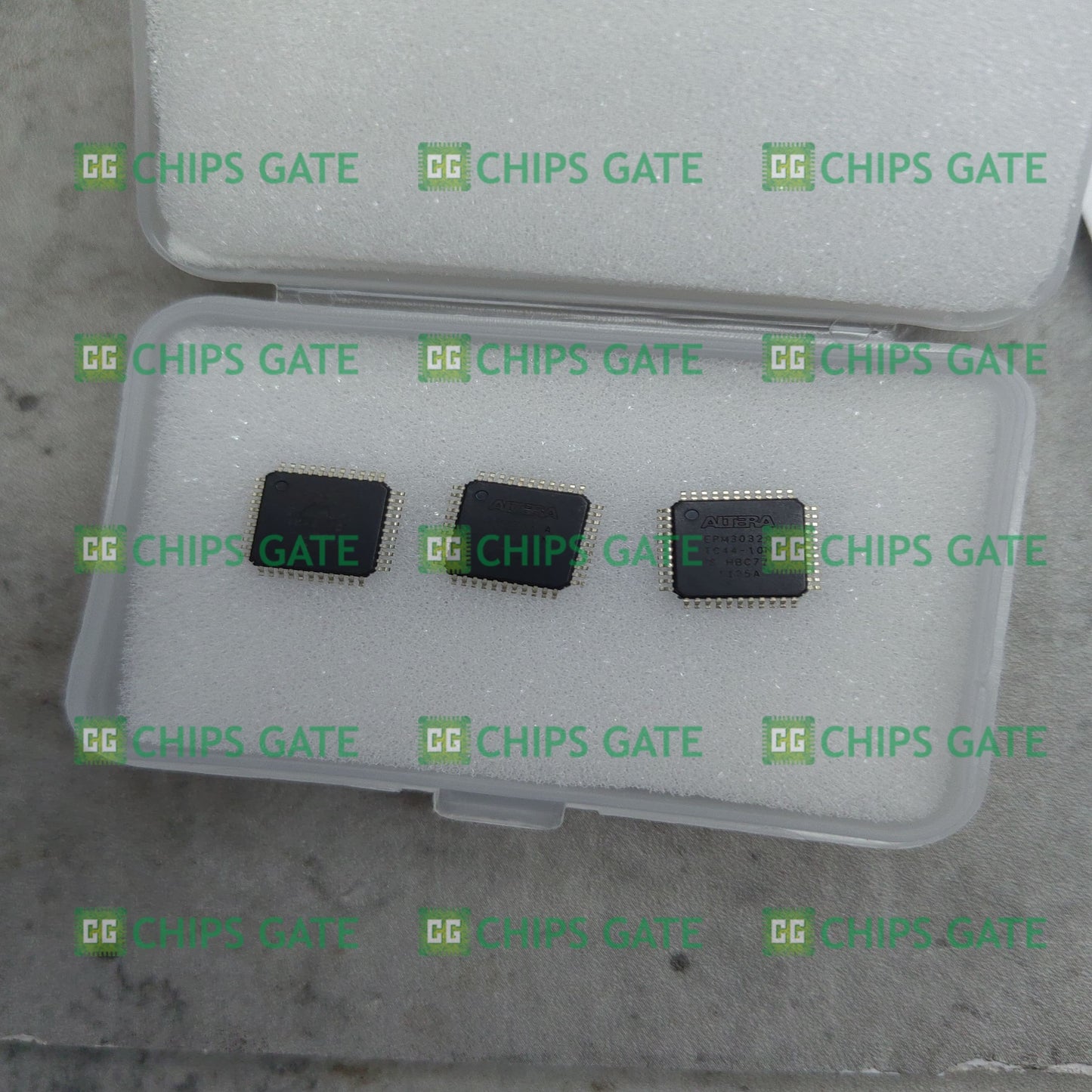 Altera  EPM3032ATC44-10