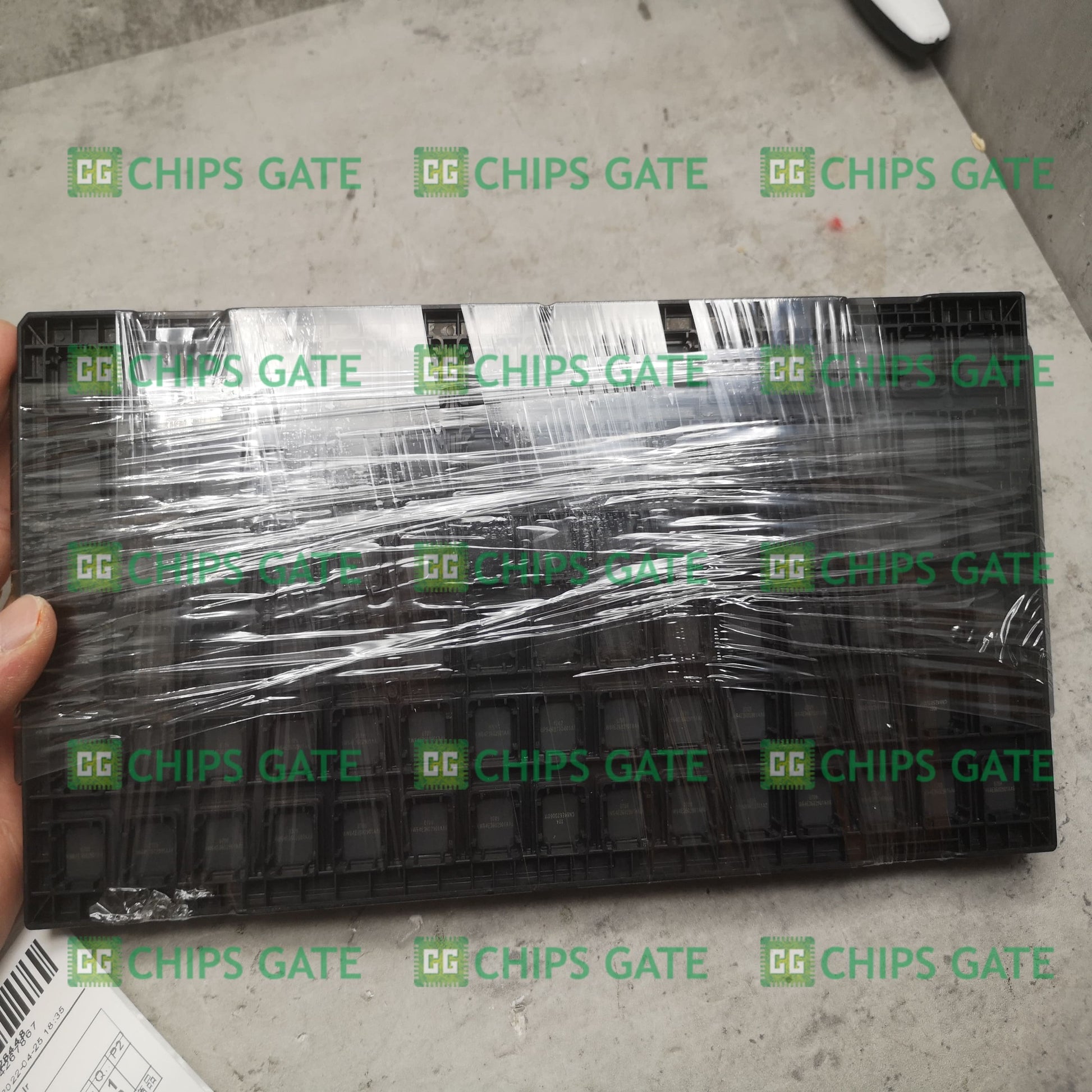 Lattice LCMXO640C-4T100C